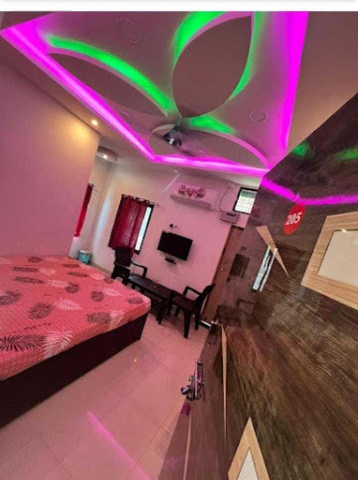 Spot On Hotel Galaxy In Sohagpur Экстерьер фото